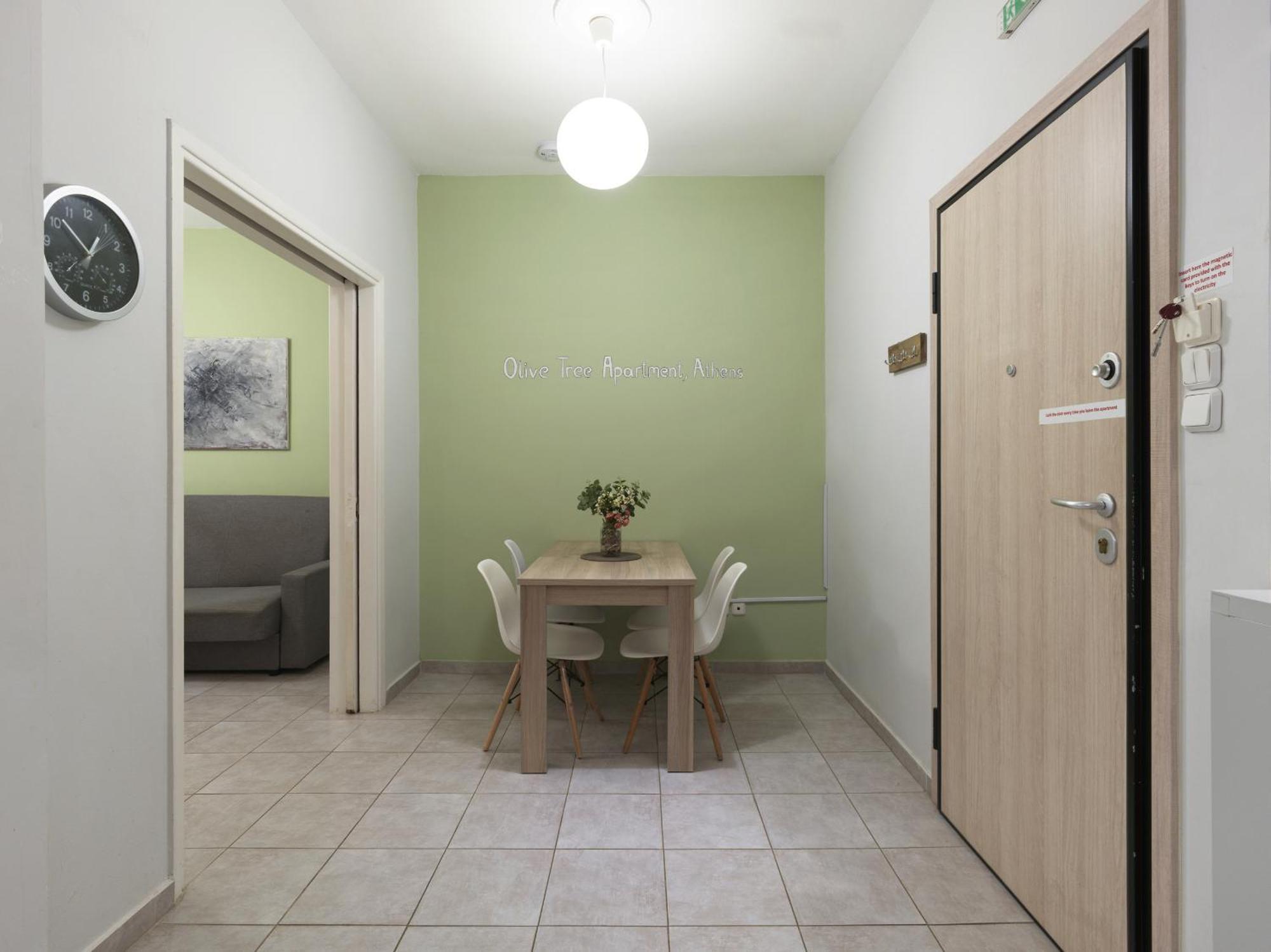 Cozy Athenian One Bd, Pistachio Charm Athen